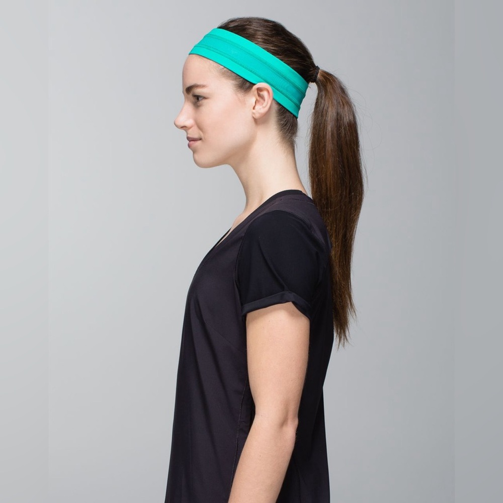 Lululemon Fly Away Tamer Headband *Mesh in Color Blue Tropics